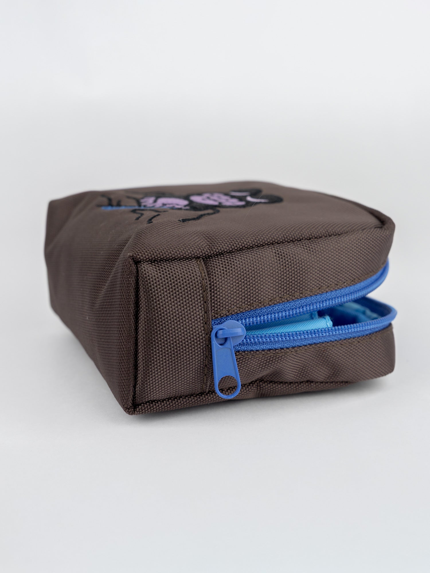 P Embroidered Pouch: BRIDGE SHIP HOUSE GY
