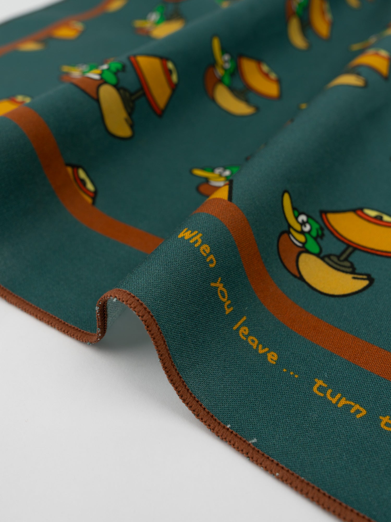 バンダナ ＬＡＺＹ ＰＩＺＺＡ ＤＥＬＩＶＥＲＹ ＤＵＣＫ ＬＡＭＰ